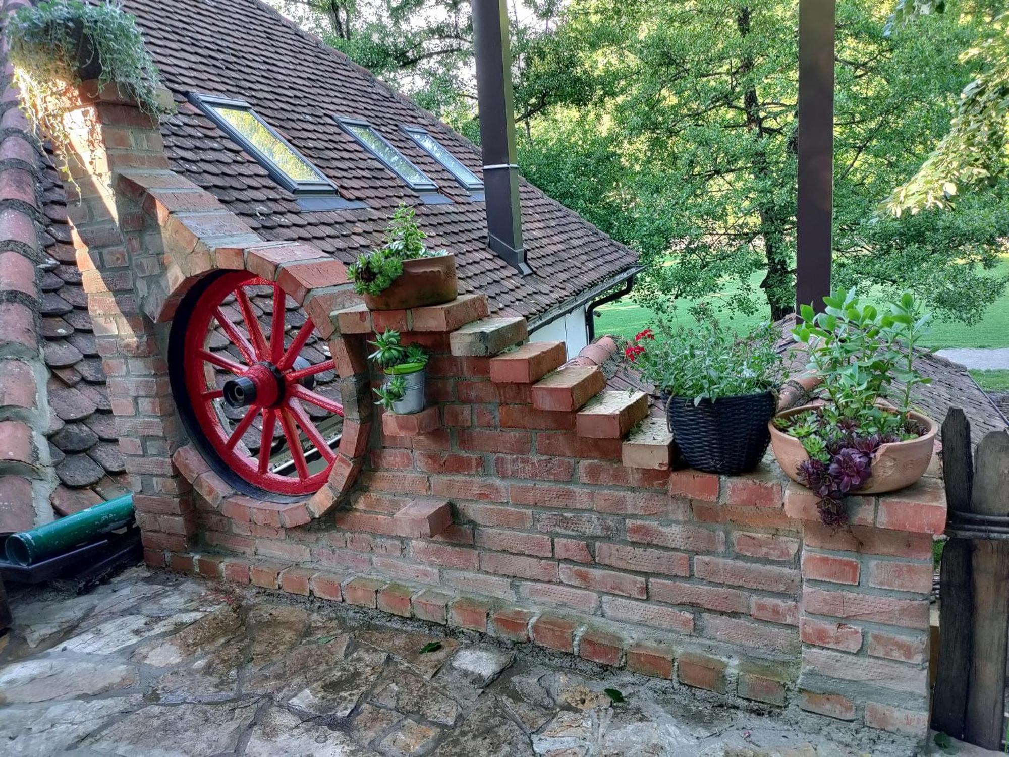 Konak Lecic Trsic Zewnętrze zdjęcie