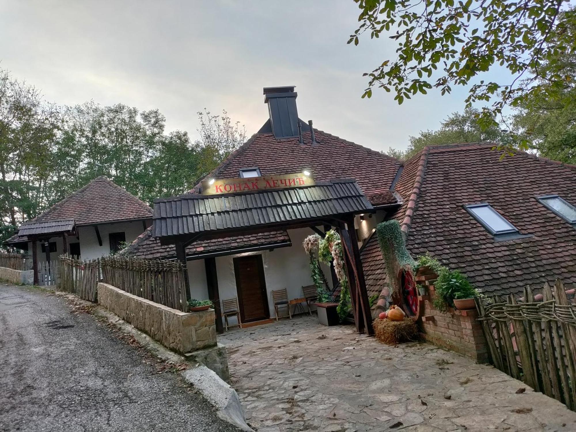 Konak Lecic Trsic Zewnętrze zdjęcie